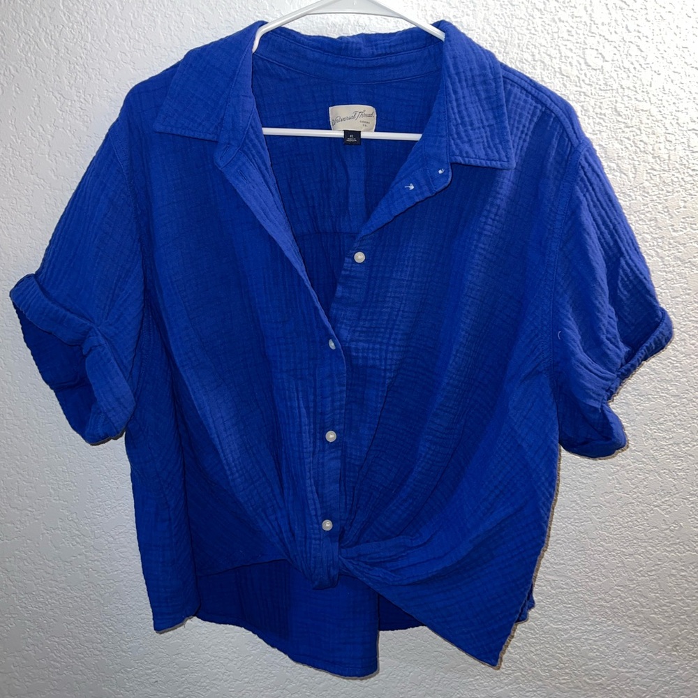 Universal Thread Vibrant Blue Shirt